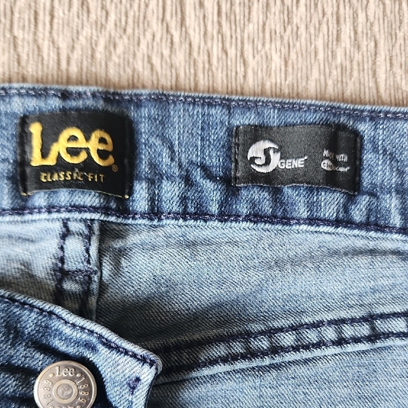 Lee Men's Classic Straight Blue Jeans - Picture 2 of 8